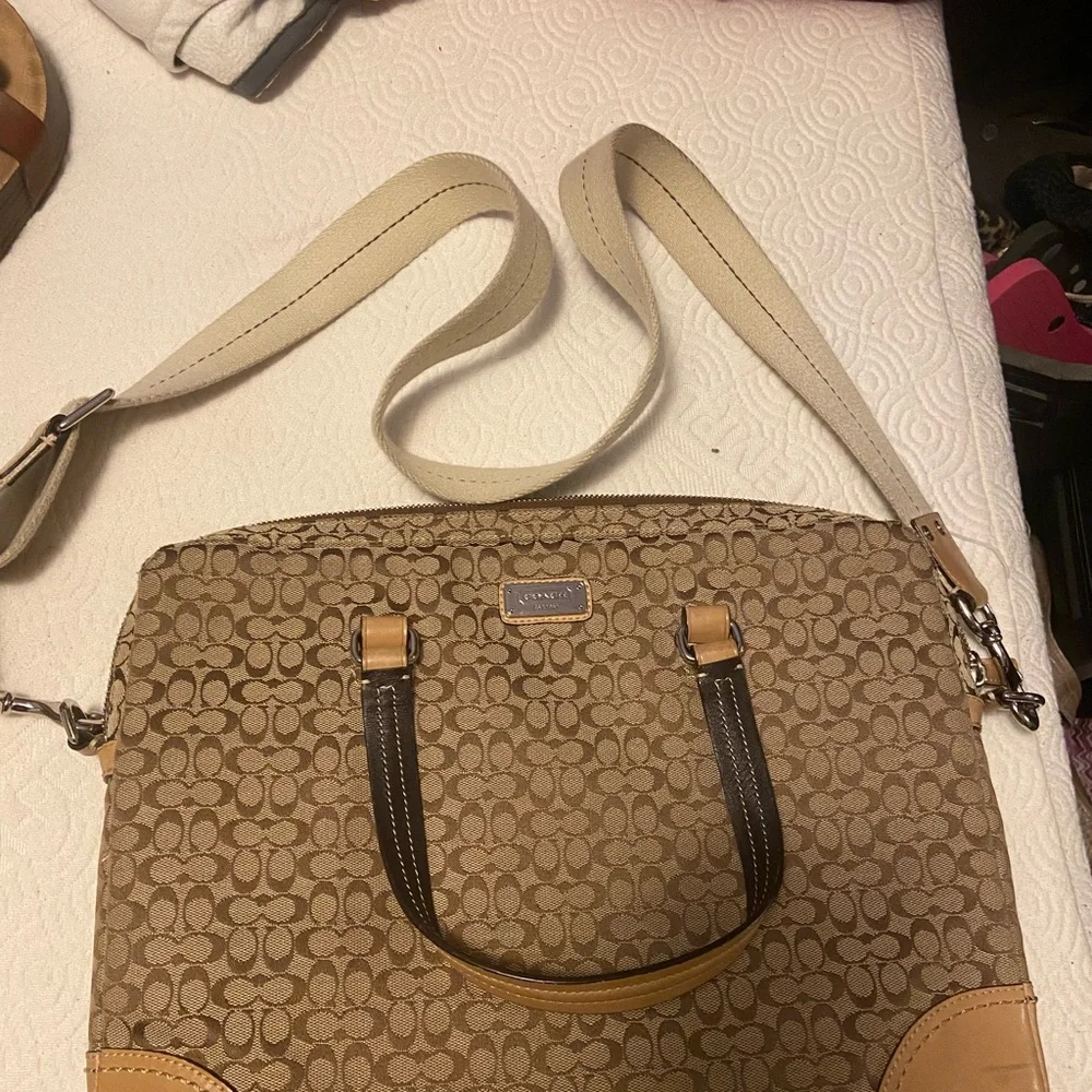 Women's Tan and Brown computer bag - Picture 3 of 4